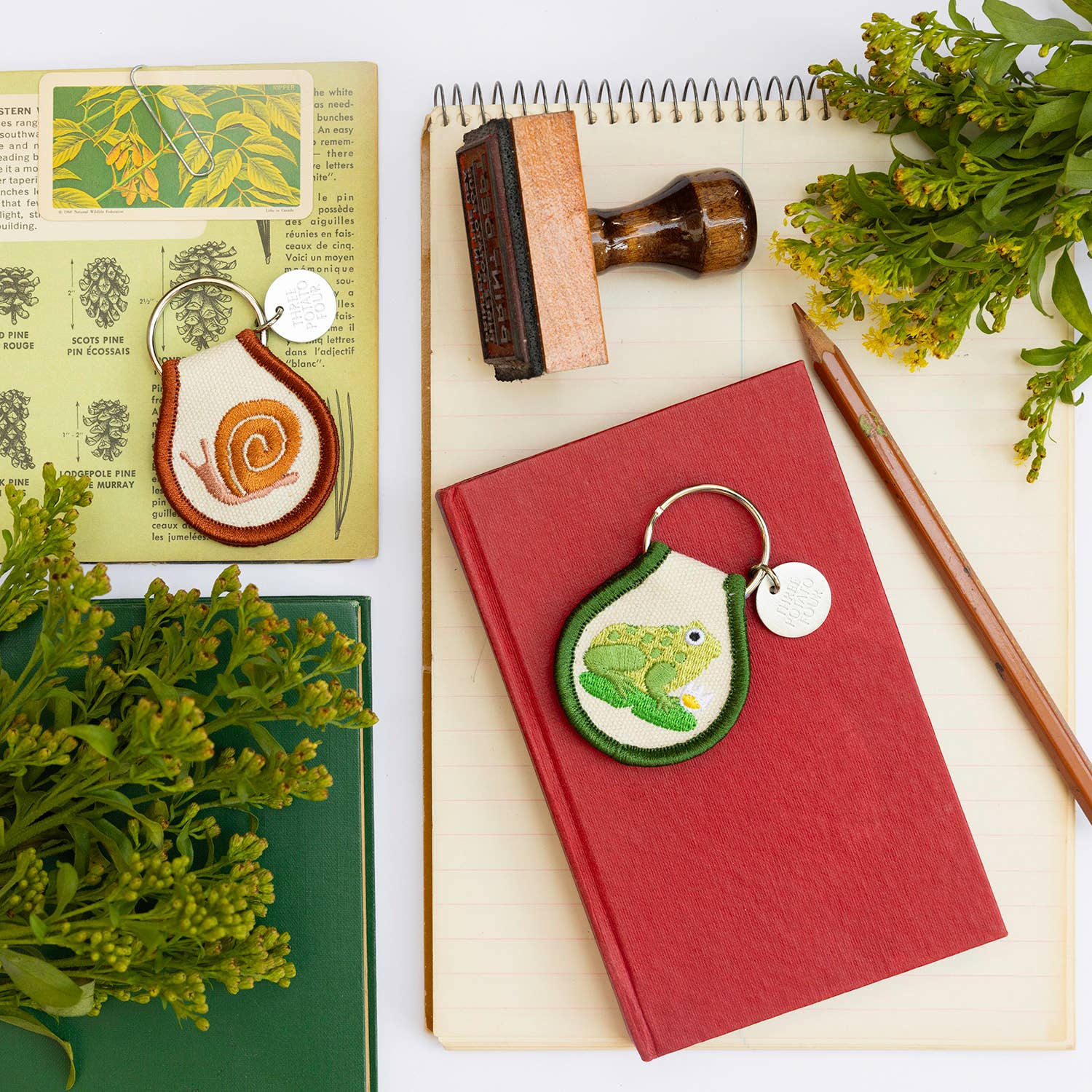 Patch Keychain “Snail” – Embroidered Cotton