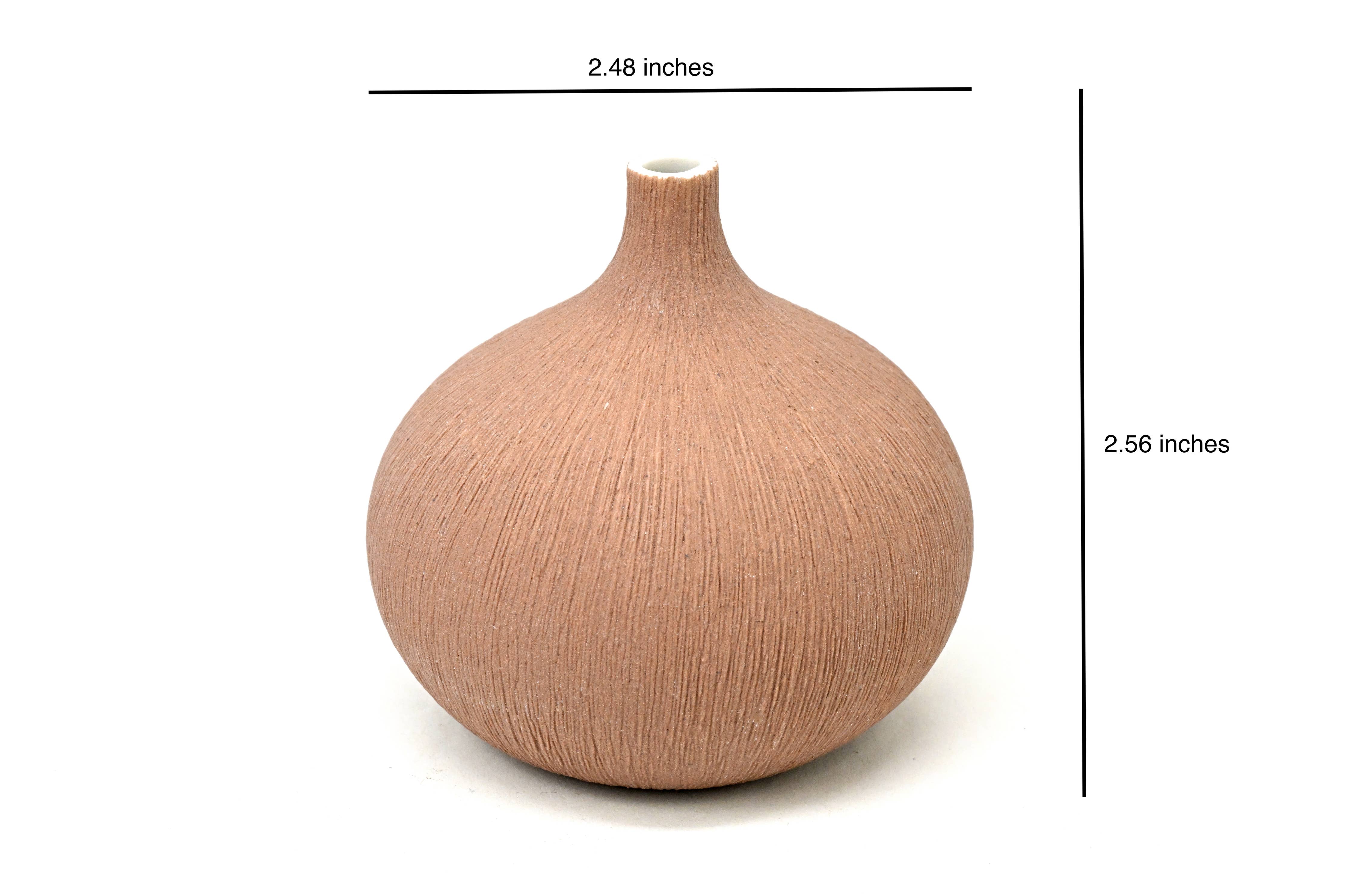 Congo – Handcrafted Porcelain Bud Vase