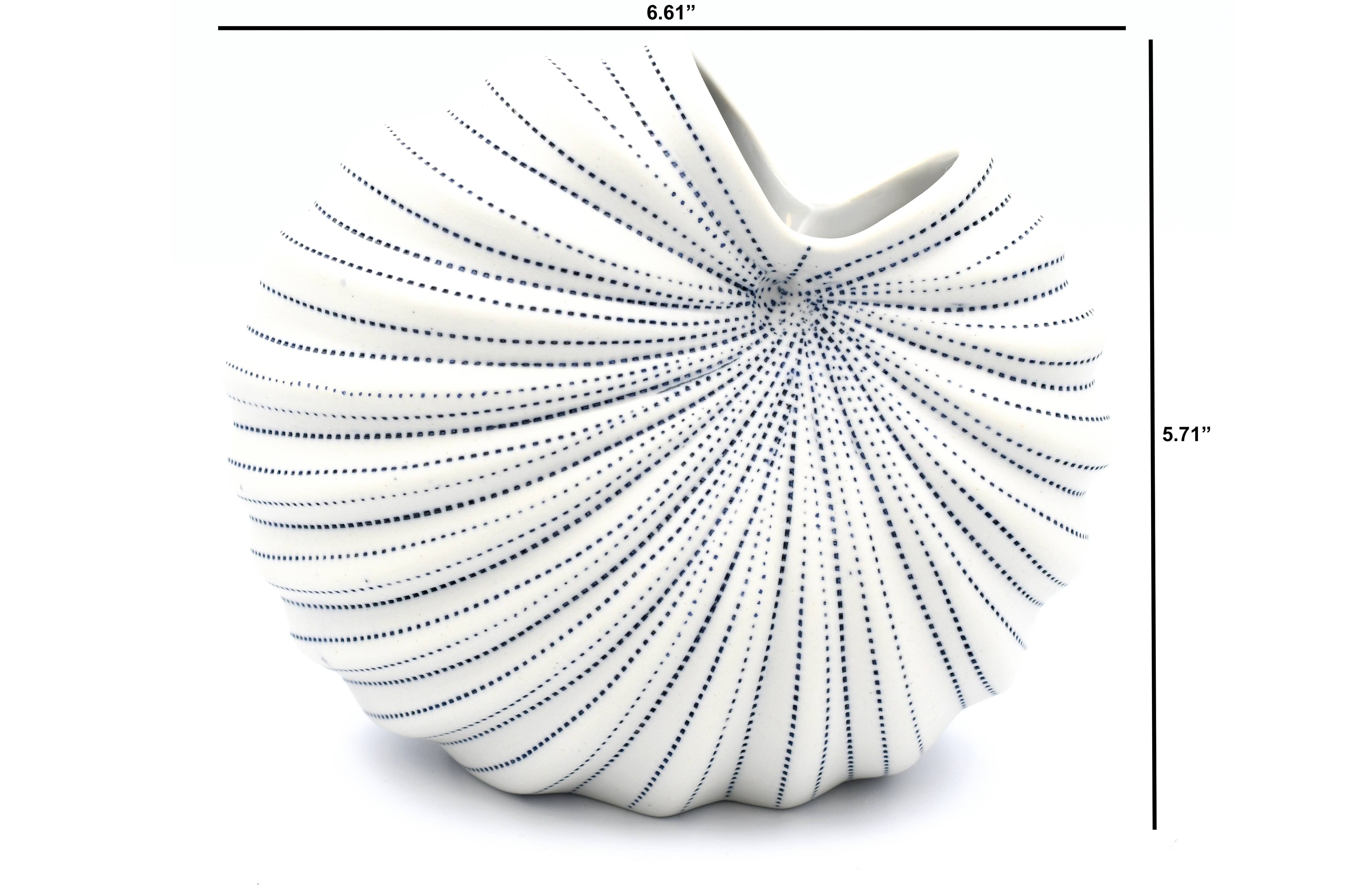 Handcrafted Porcelain Vase - PALM