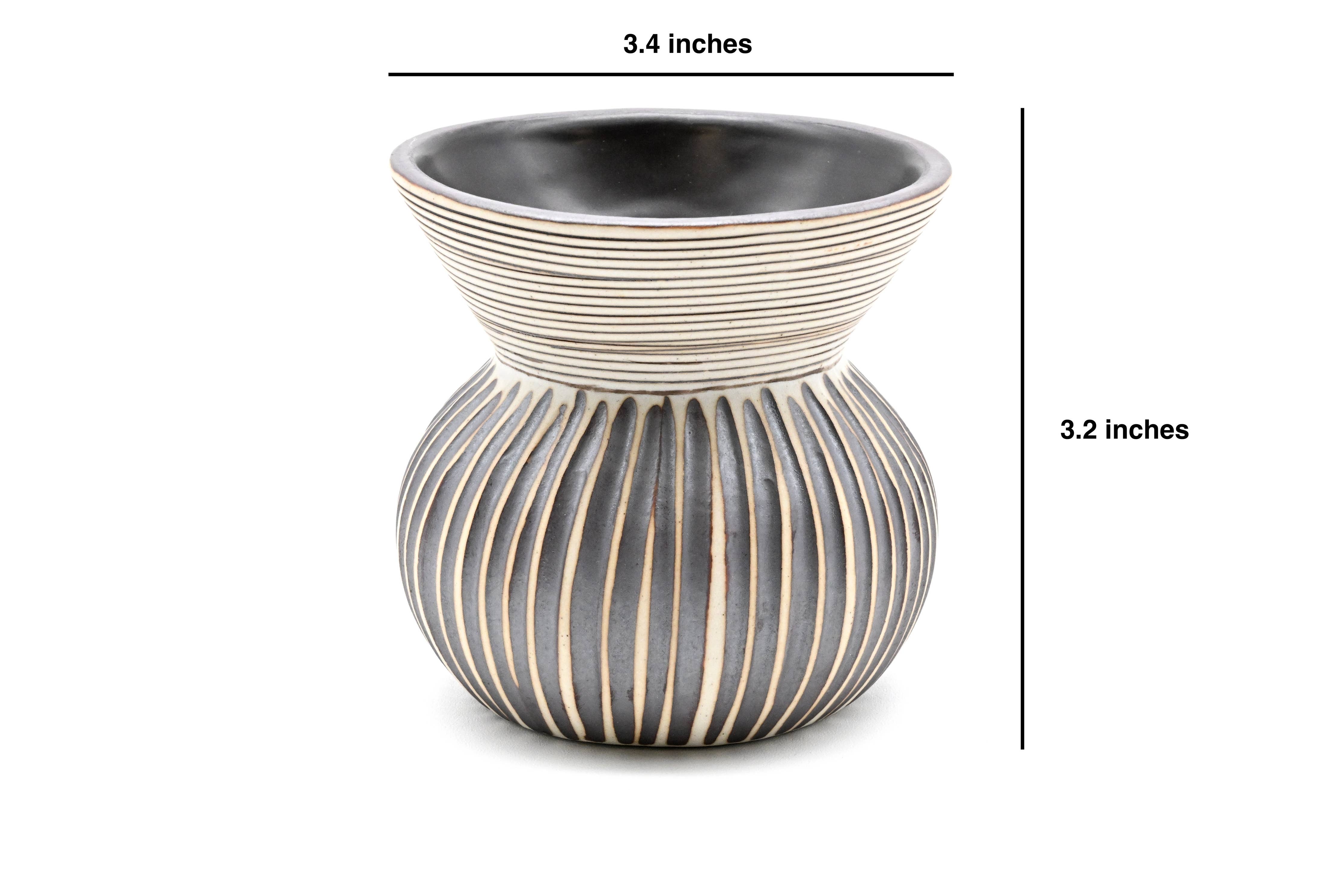 Handcrafted Porcelain Vase - JUBE Mini