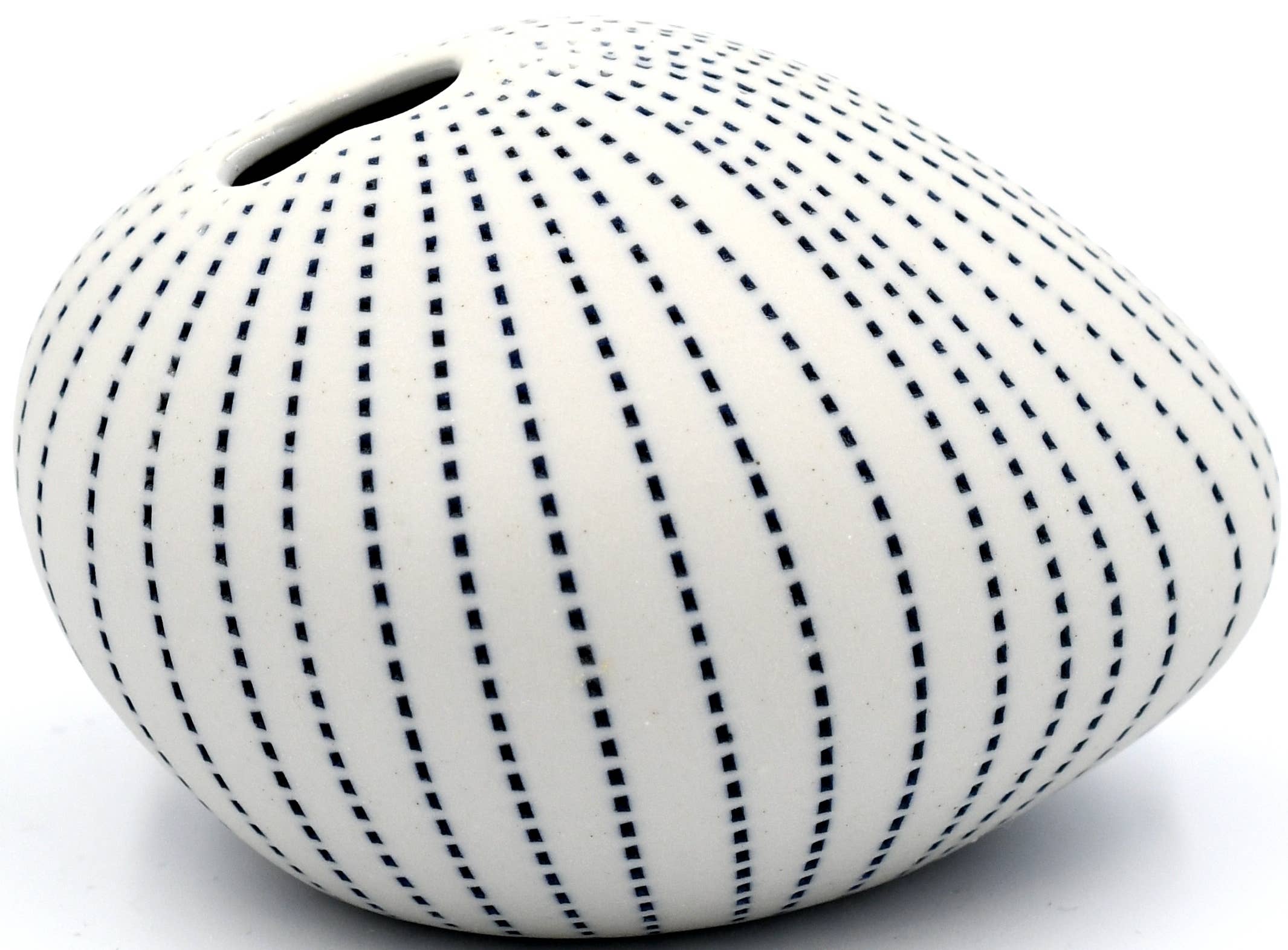 Pebble – Handcrafted Porcelain Bud Vase