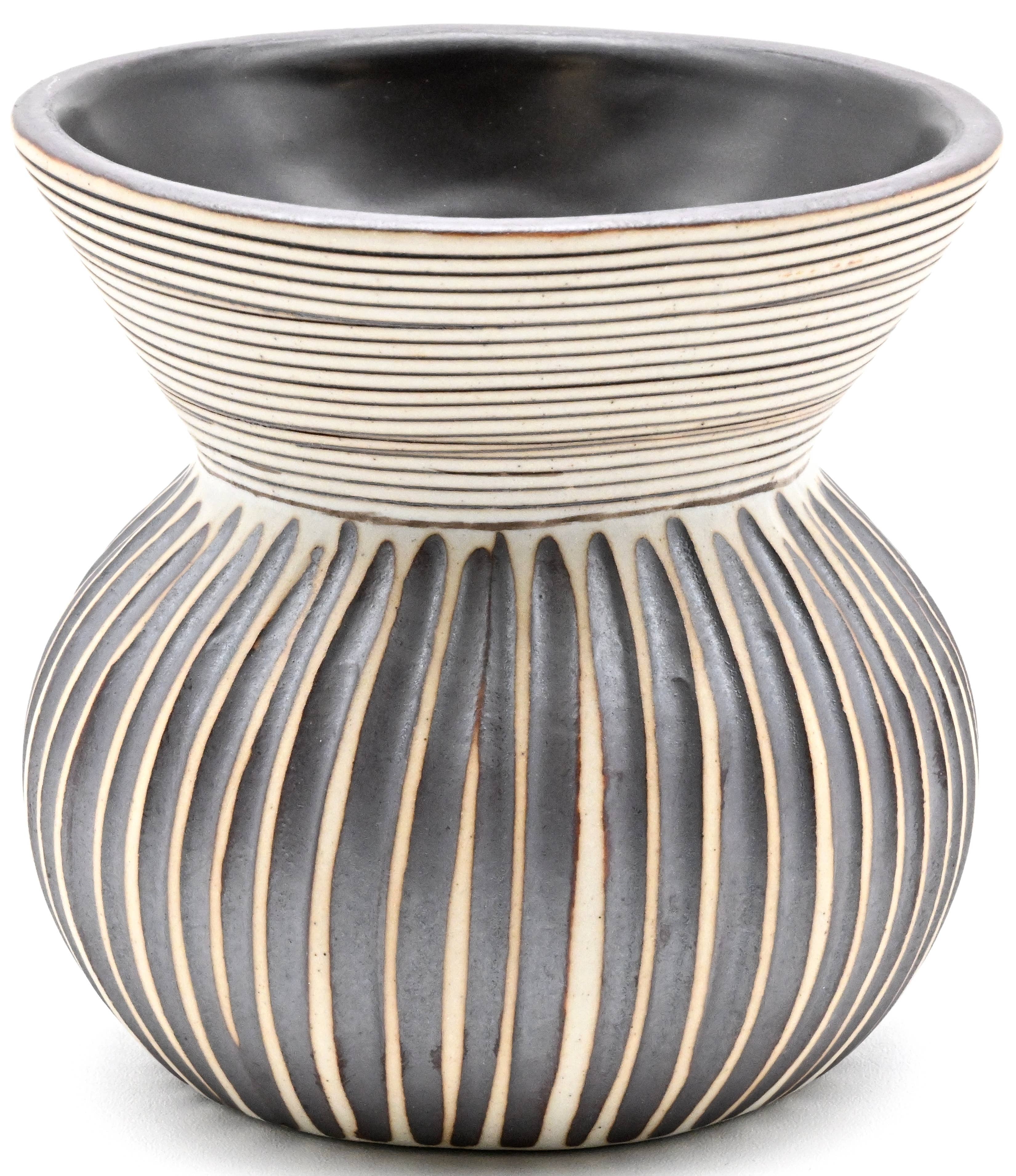 Handcrafted Porcelain Vase - JUBE Mini