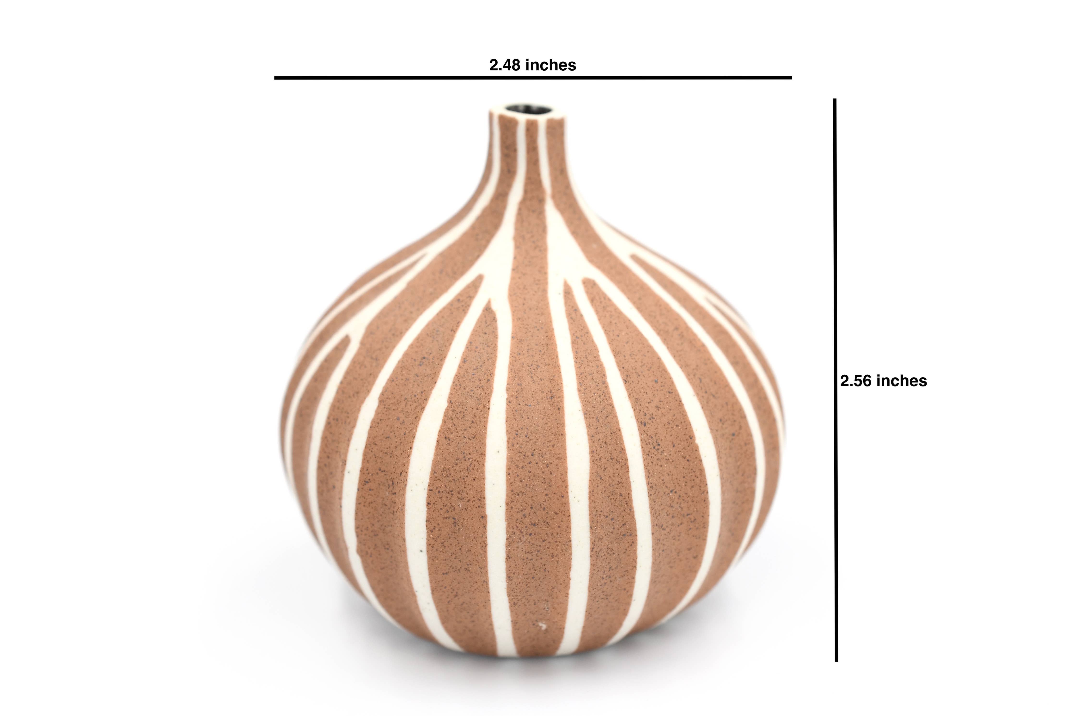 Terra Congo – Handcrafted Porcelain Bud Vase