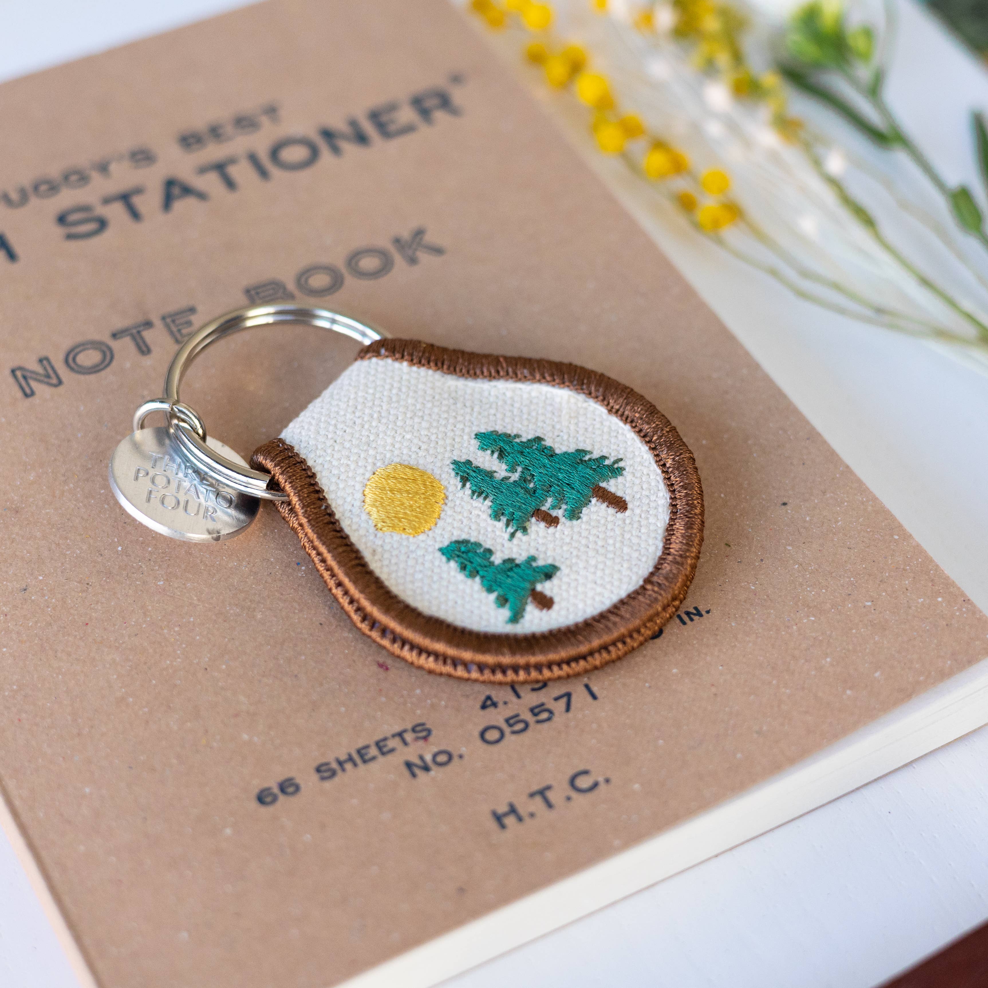 Patch Keychain “Evergreen” – Embroidered Cotton